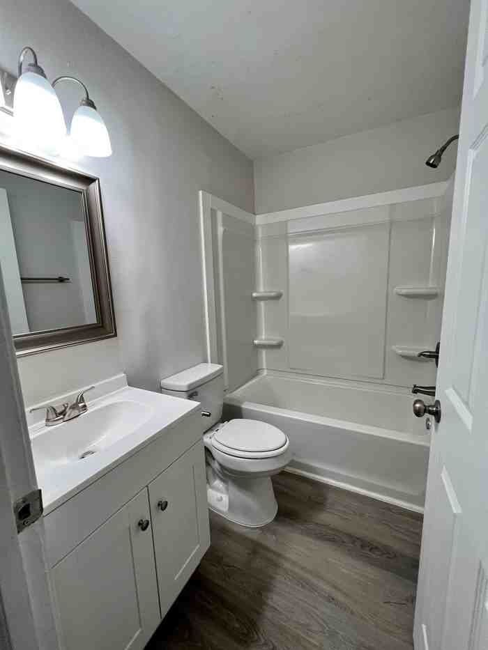 807 Jordan St S #A - Photo 5 of 5
