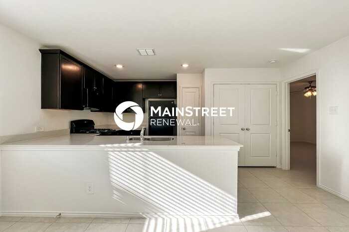 2961 Wallace Wells Ct - Photo 5 of 16
