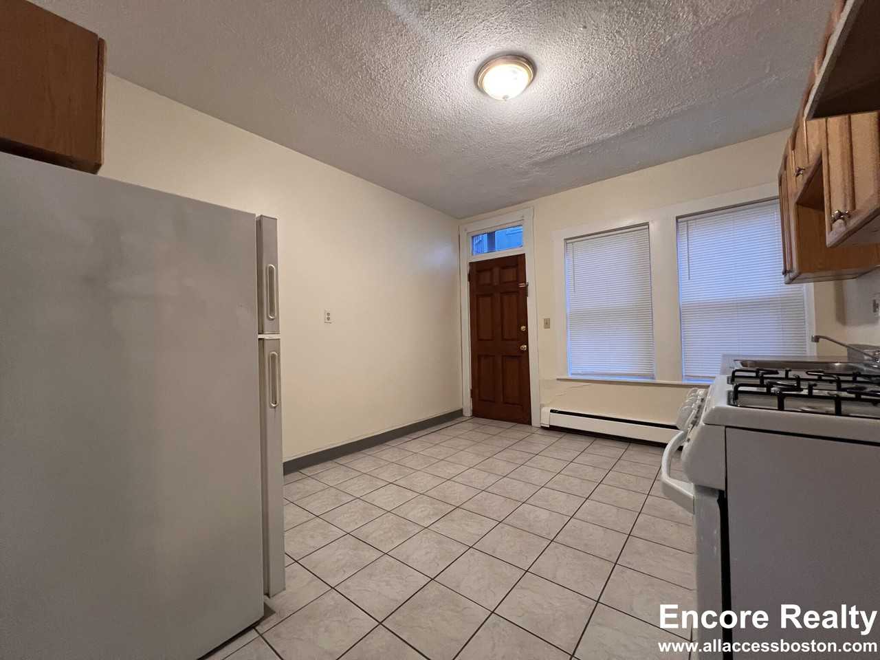 27 Forest St #2 - Photo 6 of 13