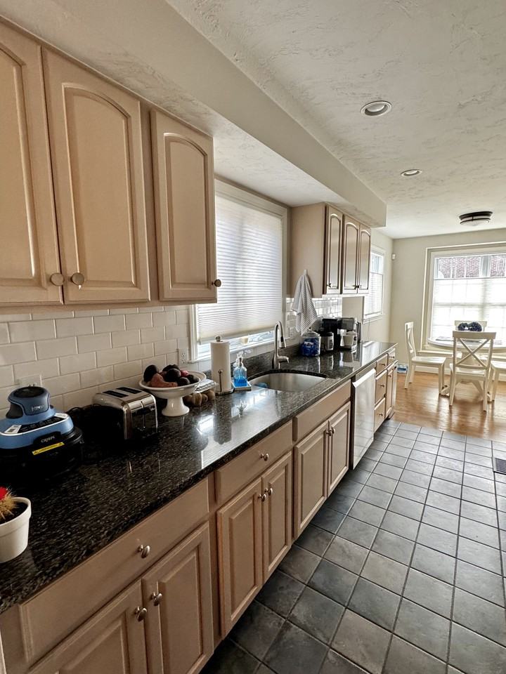 10 Shanley St - Photo 7 of 27