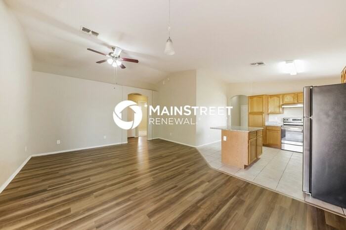 8856 W Griswold Rd - Photo 4 of 16
