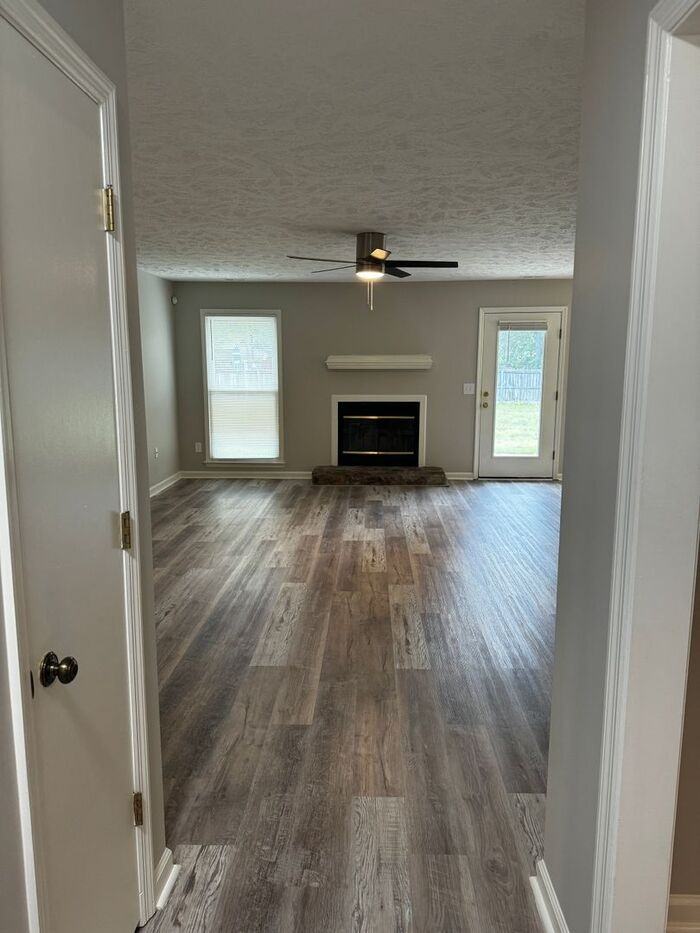 112 Thornbird Dr - Photo 4 of 23