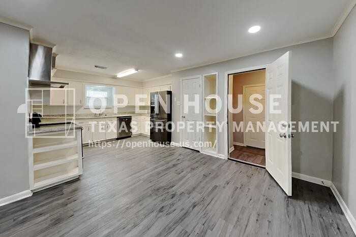 3302 Long Shadows St - Photo 7 of 20