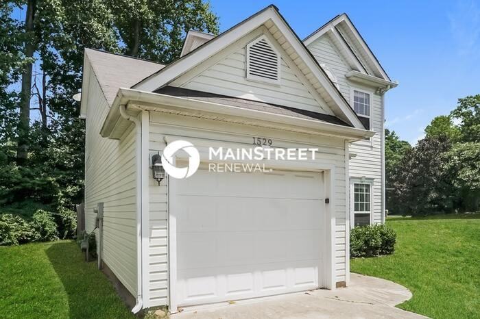 1529 Braveheart Ln - Photo 4 of 16