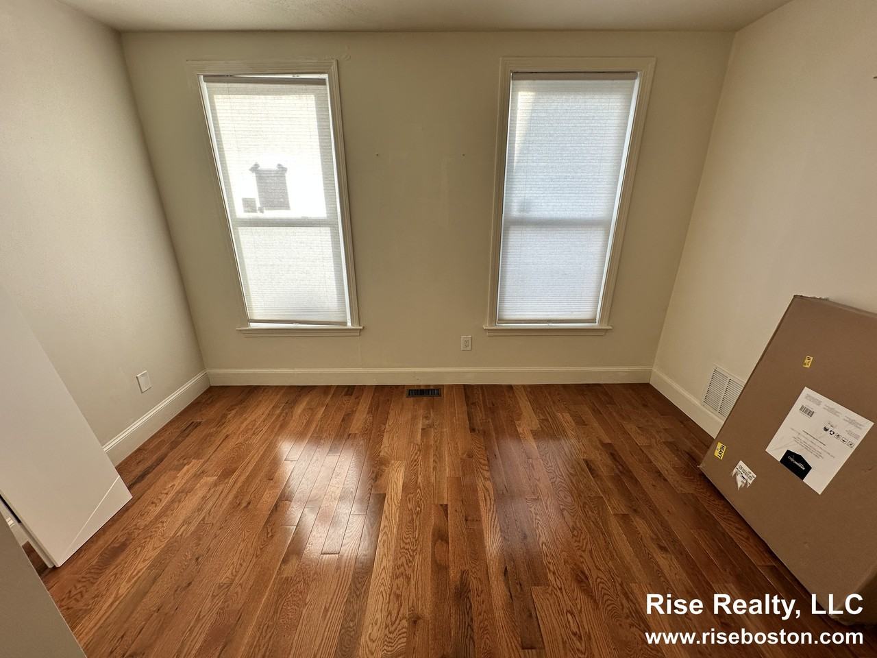 128 W 8th St #1 - Photo 2 of 11