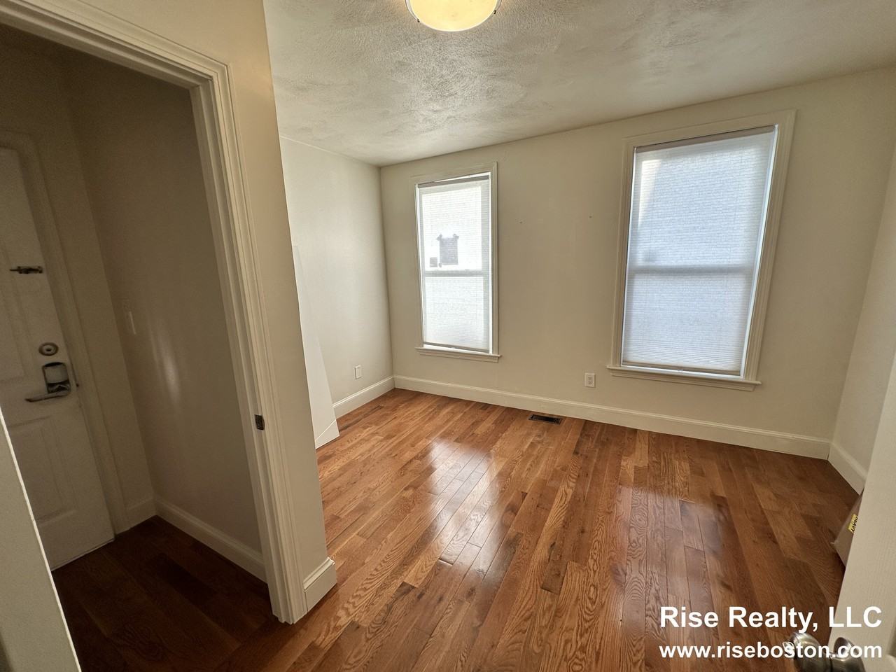 128 W 8th St #1 - Photo 3 of 11