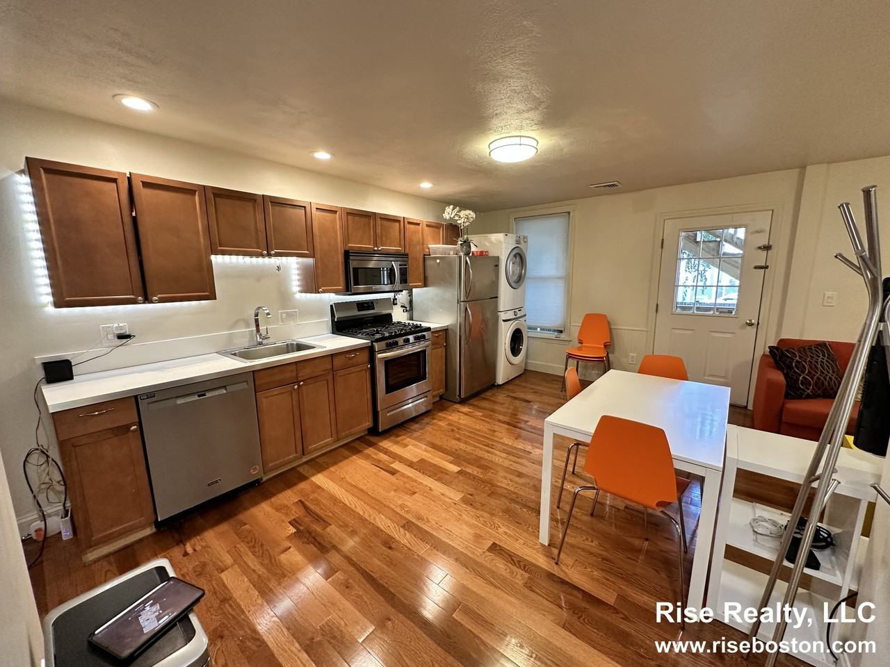 128 W 8th St #1 - Photo 4 of 11