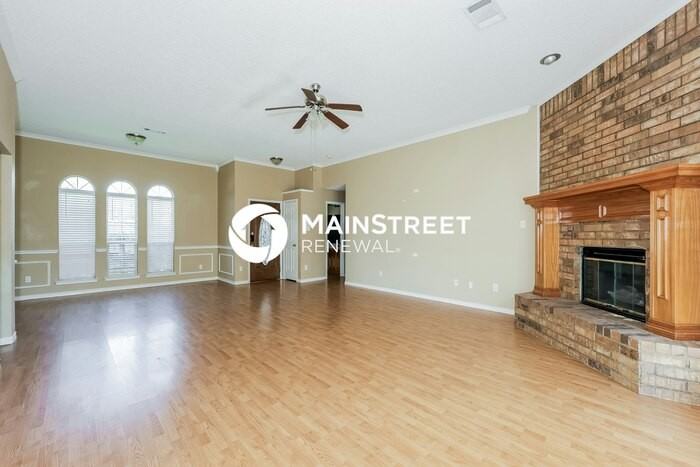 740 Regalwood Dr - Photo 5 of 17