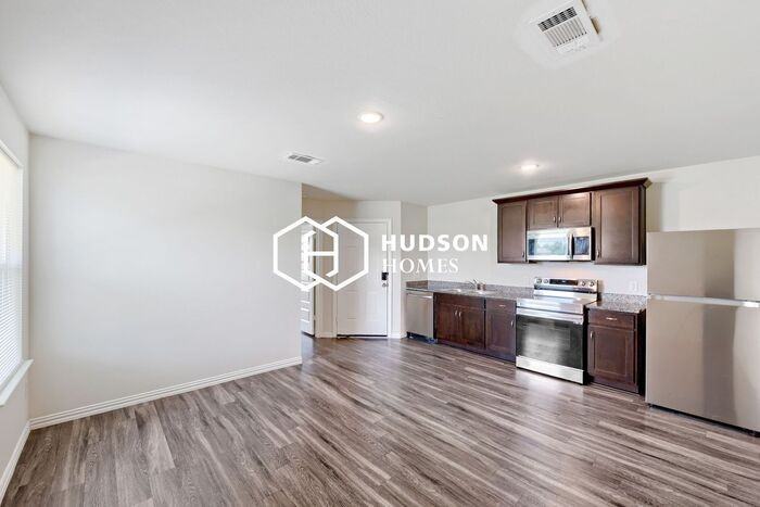 9743 Veyblum St #B - Photo 5 of 14