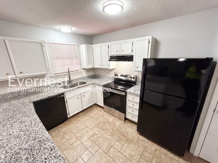 15686 Ninety-Third Avenue - Photo 3 of 20