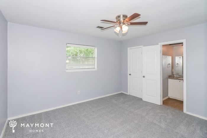 7126 Kings Dr - Photo 7 of 12
