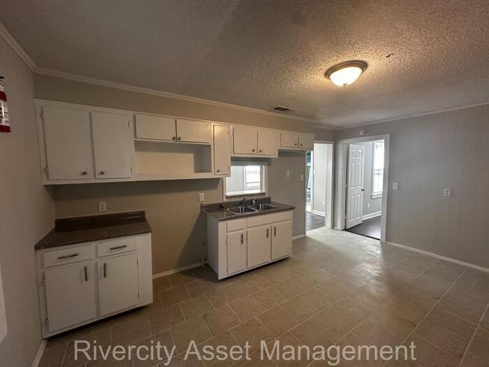 554 Sandridge St - Photo 6 of 10