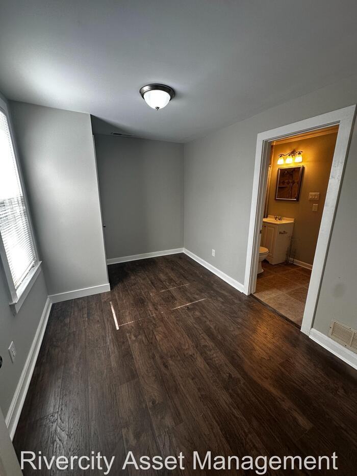 554 Sandridge St - Photo 6 of 8
