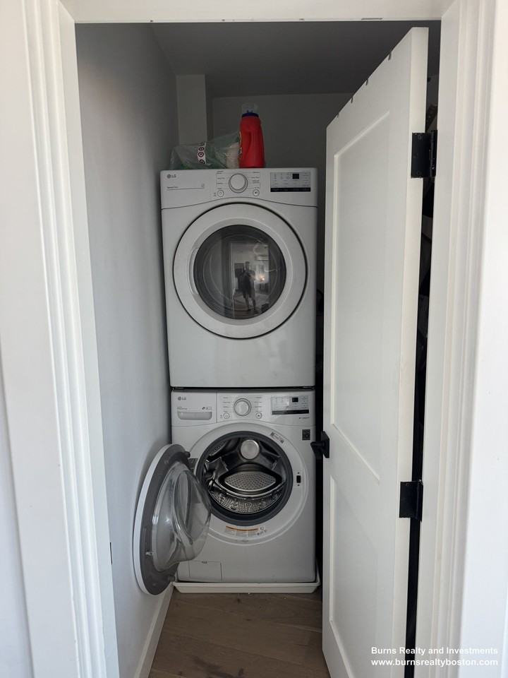 144 Old Colony Ave #405 - Photo 5 of 8