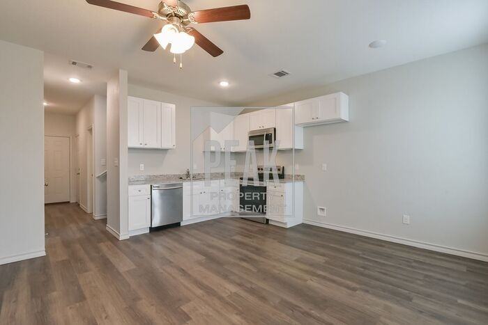 1806 Bessie St - Photo 6 of 20