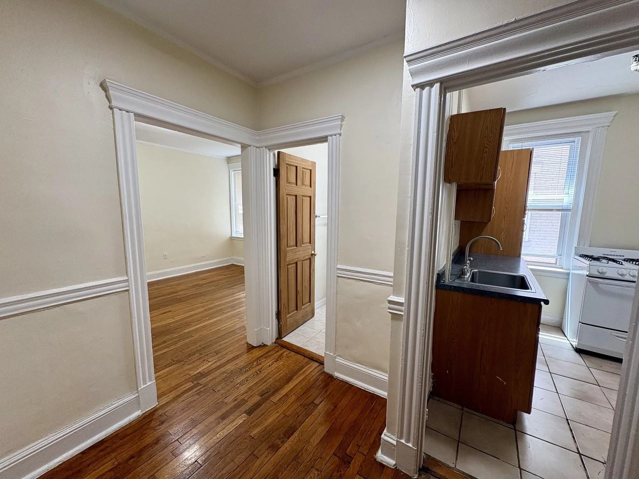 364 Riverway St. - Photo 7 of 19