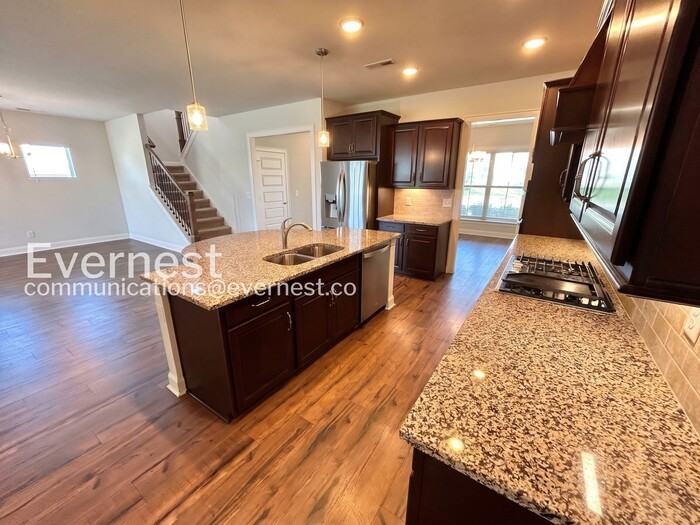 1122 Carlisle Pl - Photo 3 of 30