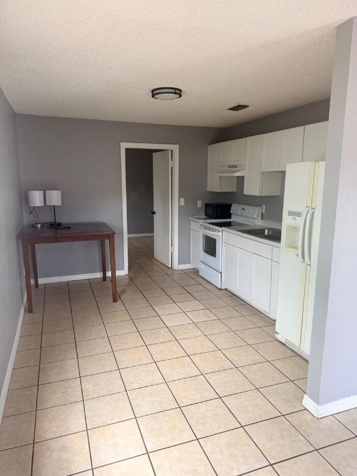 3277 51st Avenue Dr W - Photo 3 of 14
