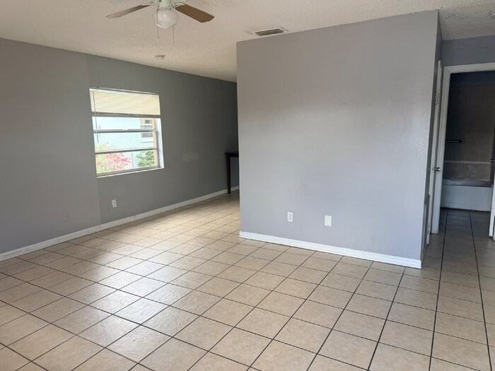 3277 51st Avenue Dr W - Photo 4 of 14