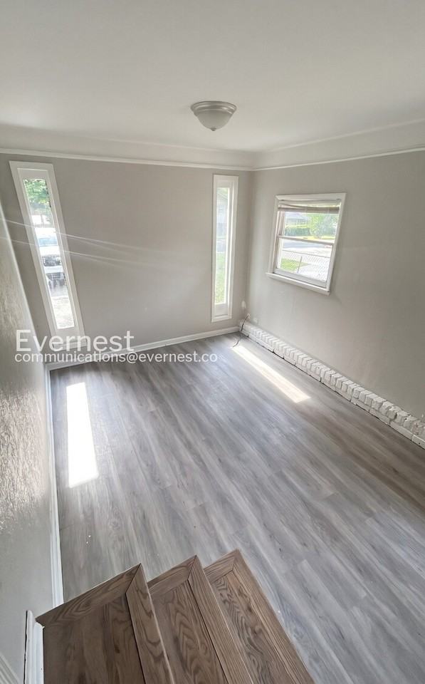 1232 Oakwood St - Photo 5 of 27