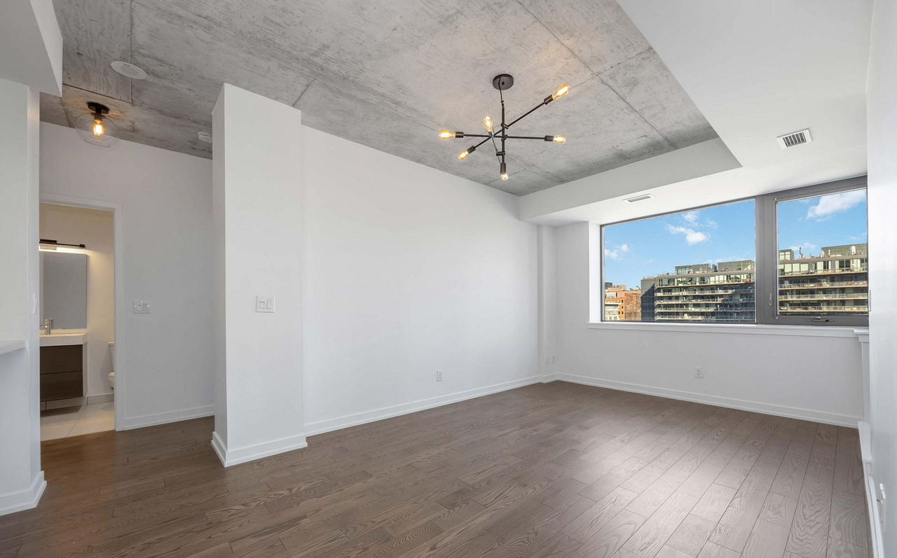 400 Wellington Street West - Photo 10