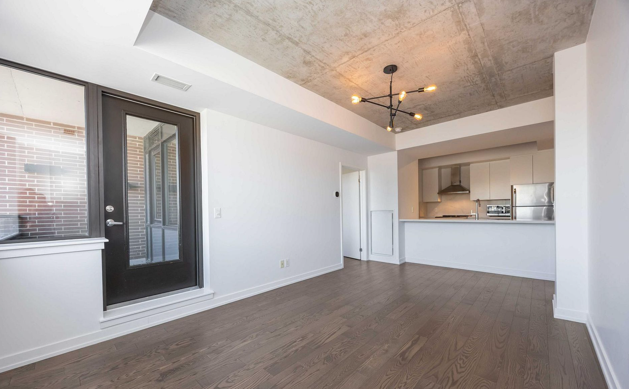 400 Wellington Street West - Photo 11