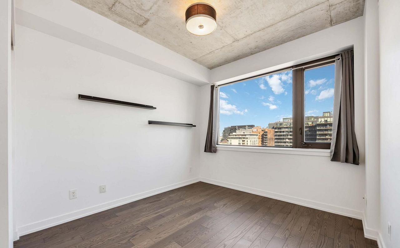 400 Wellington Street West - Photo 16