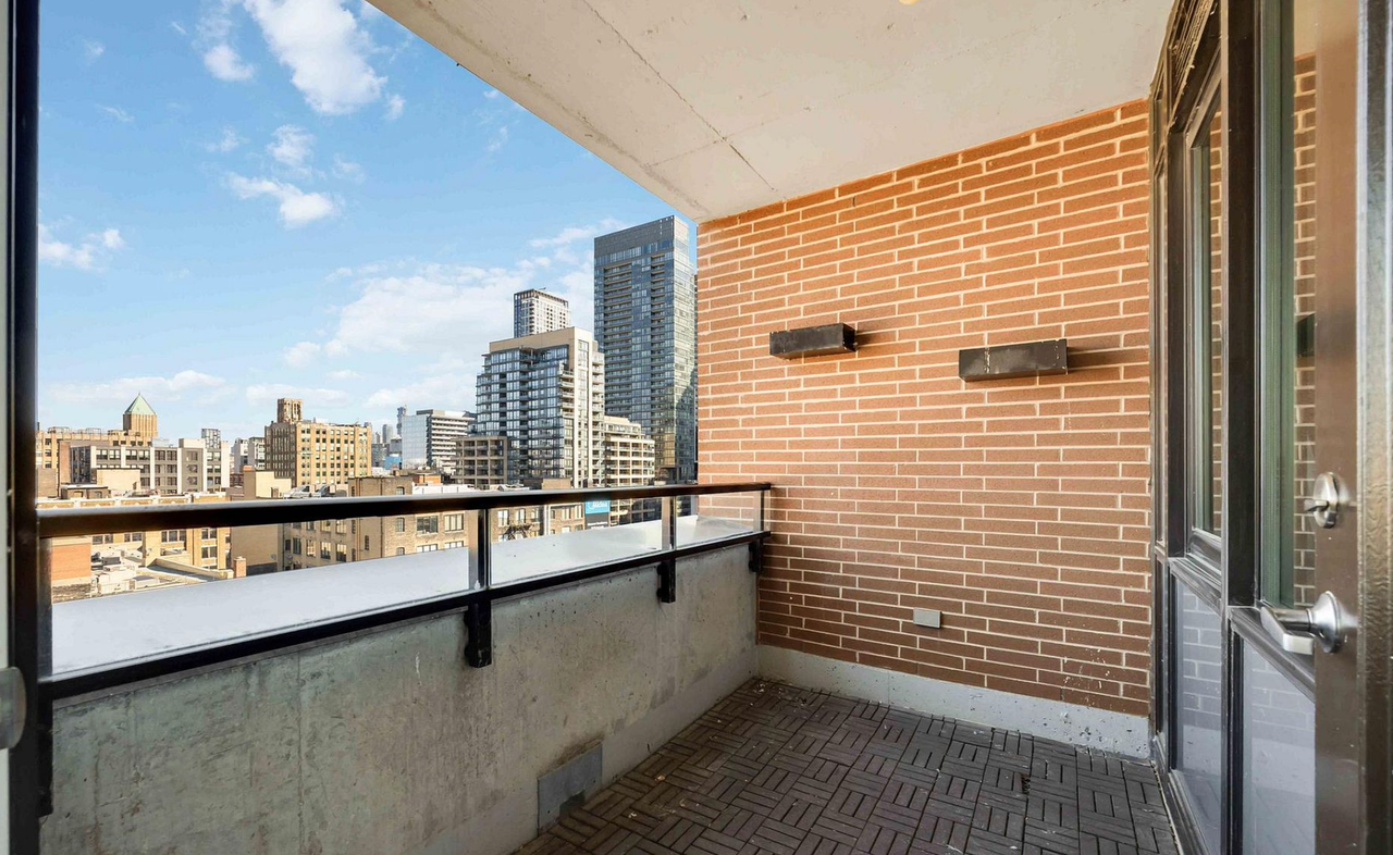 400 Wellington Street West - Photo 18
