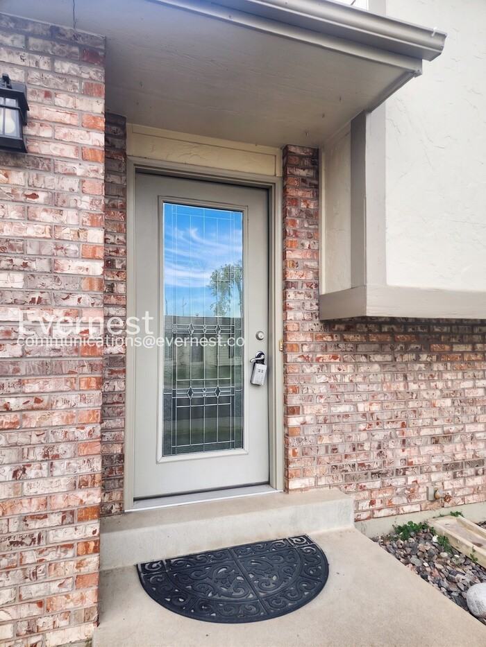 9225 Clermont Dr - Photo 2 of 34