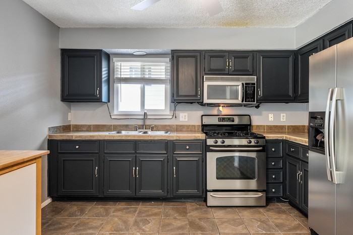 1153 Brookswood Ave - Photo 2 of 25