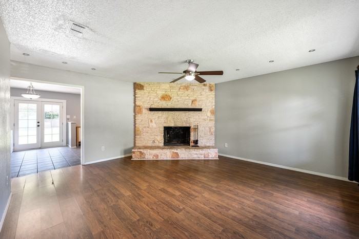 1153 Brookswood Ave - Photo 4 of 25