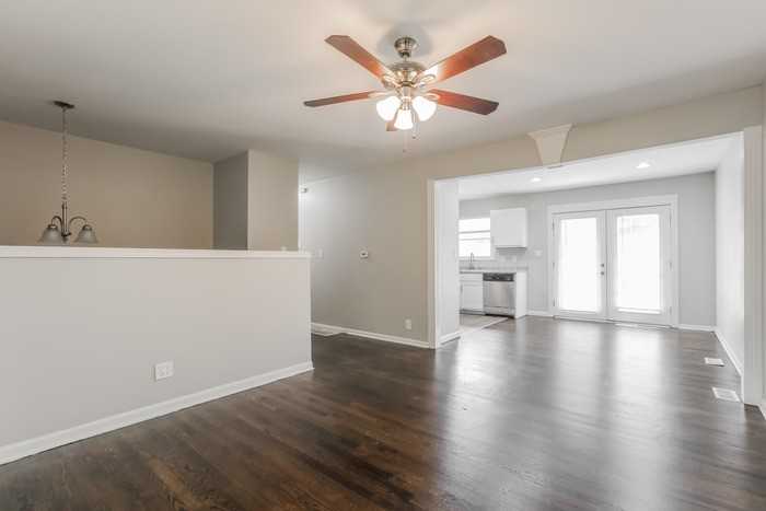 833 N Ponca Dr - Photo 2 of 9