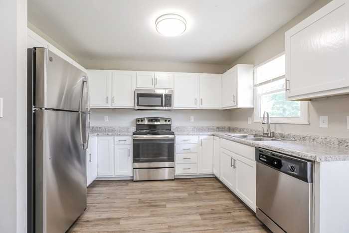 833 N Ponca Dr - Photo 4 of 9