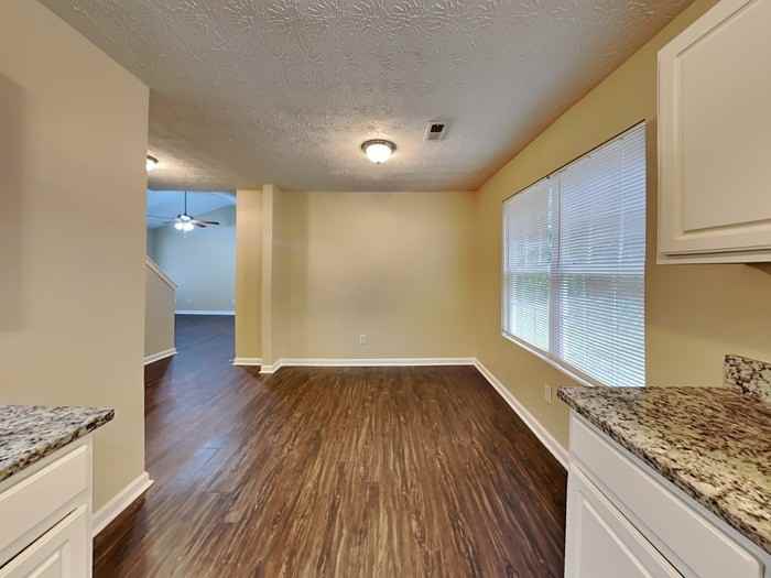 9135 Jefferson Village Dr Sw - Photo 5 of 22