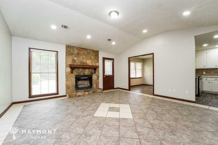 3775 Ebenezer Rd Se - Photo 5 of 15