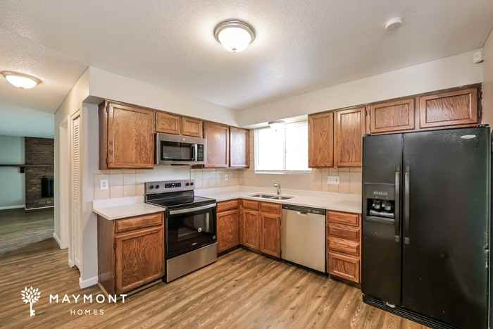 829 S Norfolk St - Photo 3 of 13