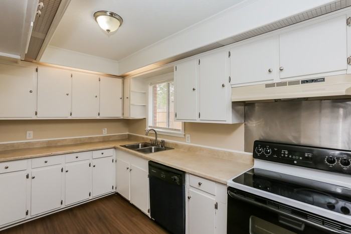3451 Harle St - Photo 5 of 12