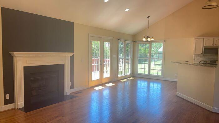 103 Lyman St - Photo 2 of 27