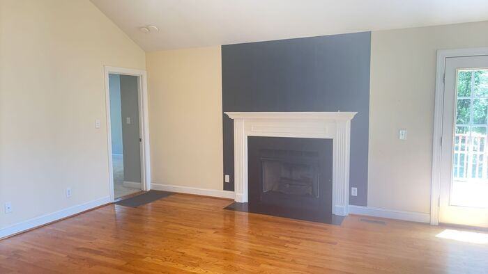 103 Lyman St - Photo 3 of 27