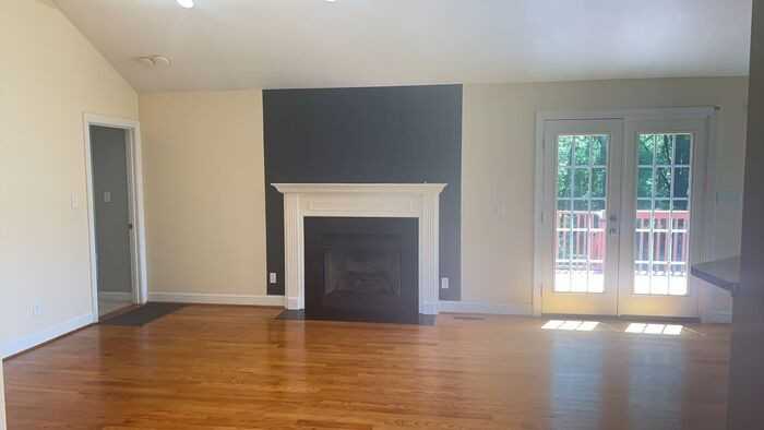 103 Lyman St - Photo 4 of 27