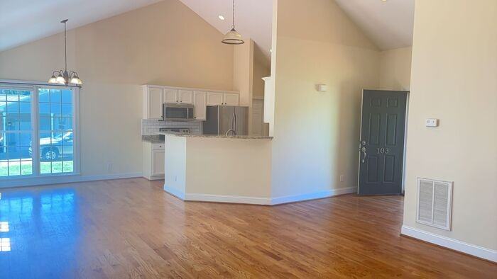 103 Lyman St - Photo 6 of 27