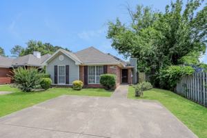 featured image of 1649 Meadow Oak Ct