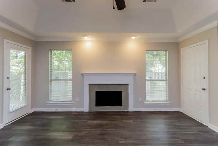 1649 Meadow Oak Ct - Photo 2 of 10