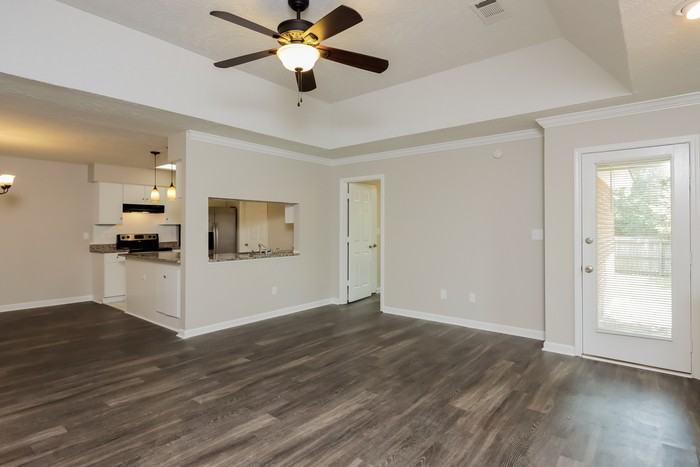 1649 Meadow Oak Ct - Photo 3 of 10