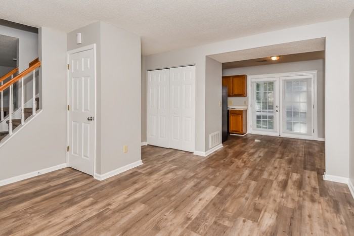 3 Beckton Ct - Photo 5 of 12