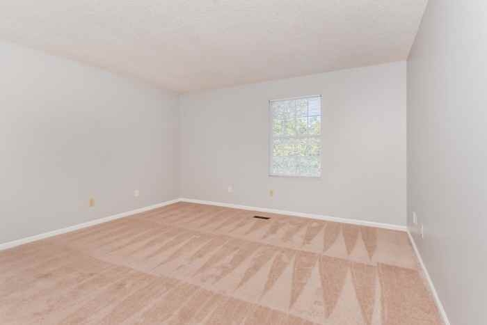 3 Beckton Ct - Photo 7 of 12