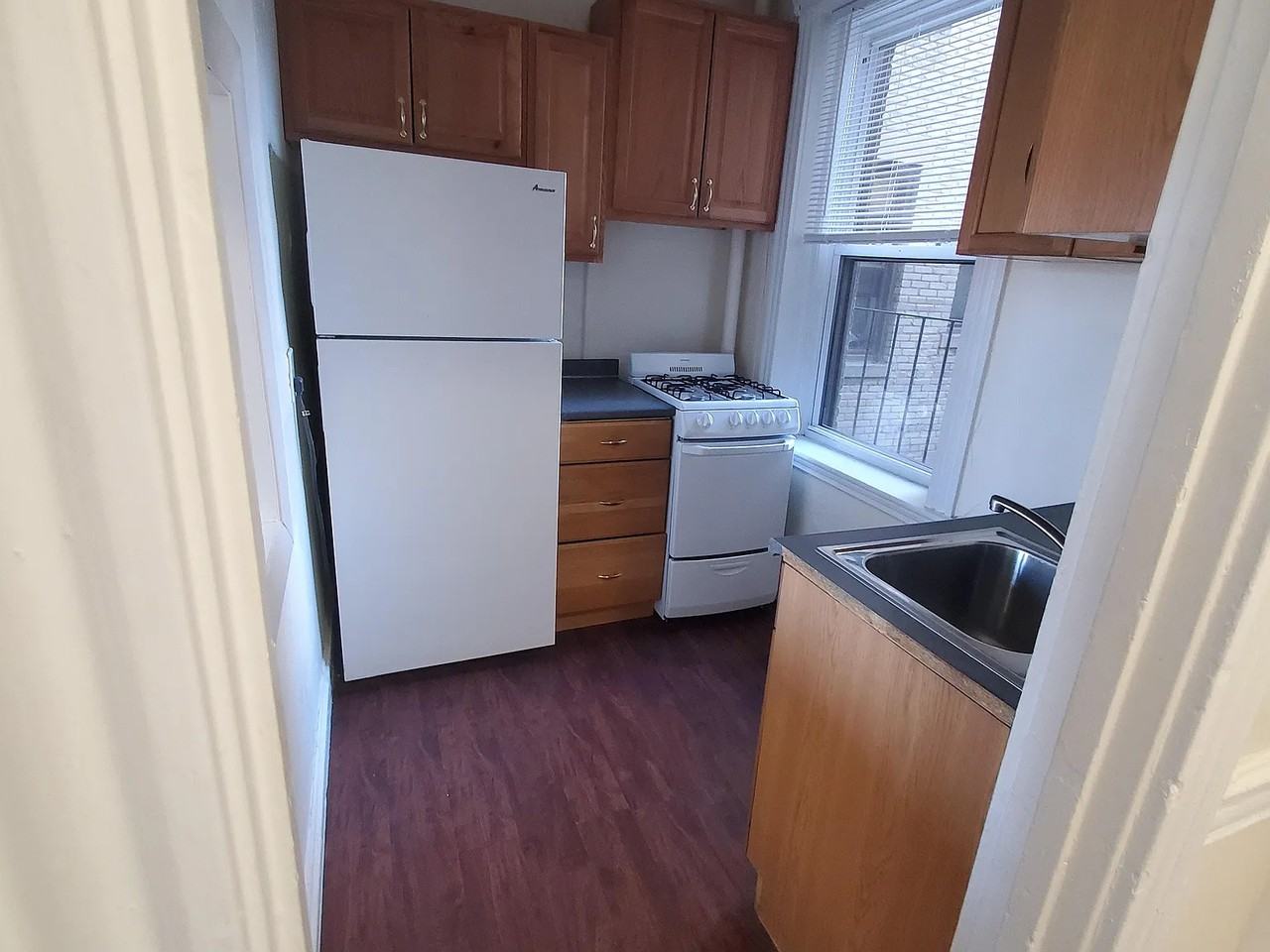 364 Riverway St. - Photo 2 of 19