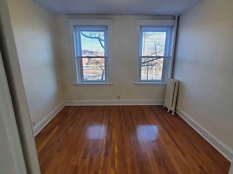 364 Riverway St. - Photo 5 of 19