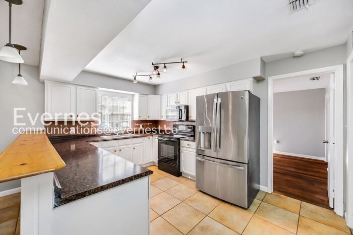 502 El Camino Real S - Photo 3 of 28