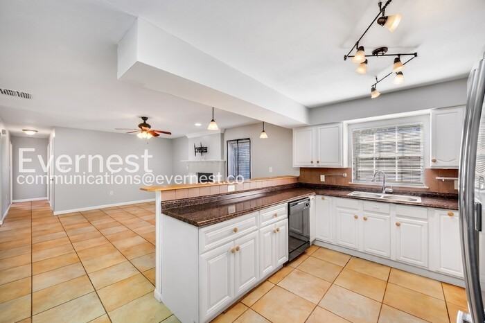502 El Camino Real S - Photo 4 of 28
